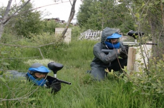 Entdecken Sie Paintball für Erwachsene oder Kinder 